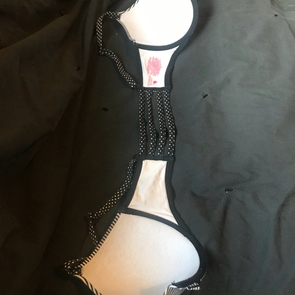 Victoria’s Secret Bra - Picture 4 of 5